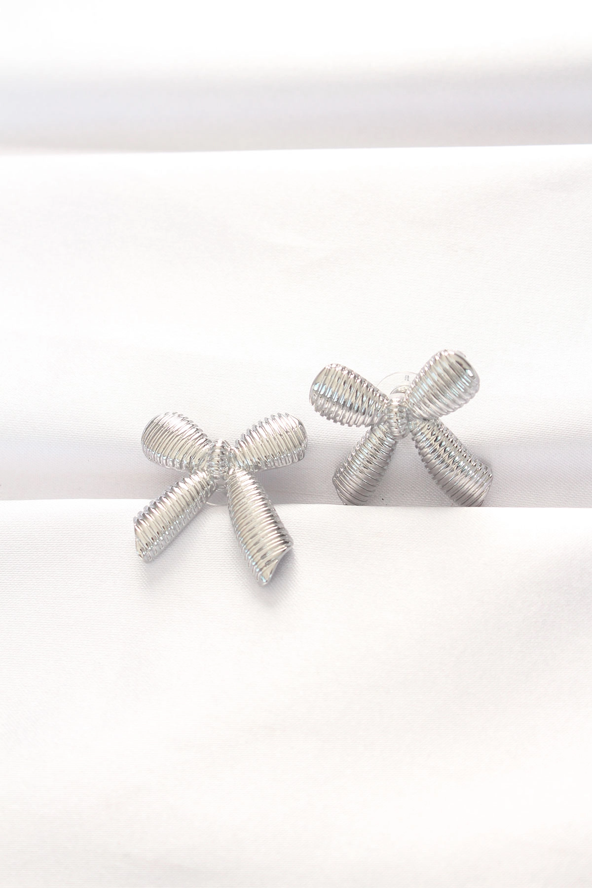 Pirinç Gümüş Renk Fiyonk Küpe