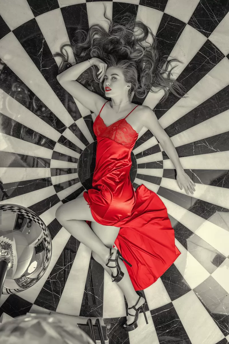 DANTELLİ UZUN YIRTMAÇLI SATEN GECELİK ELBİSE STRİNG TAKIM KIRMIZI