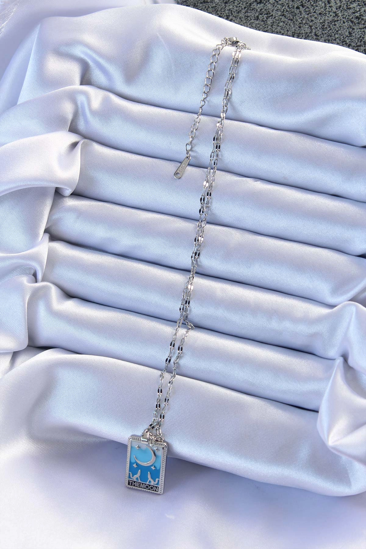 316L Çelik Zincir Gümüş Renk Mavi Mineli Ay Figür Tarot Kolye