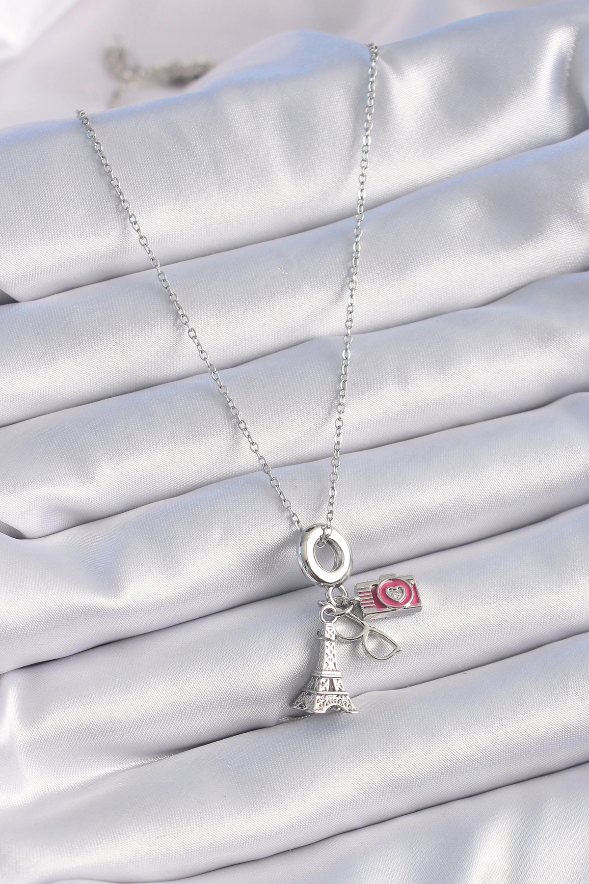 316L Çelik Gümüş Renk Eyfel Kule Fotoğraf Makinesi Model Charm Kadın Kolye