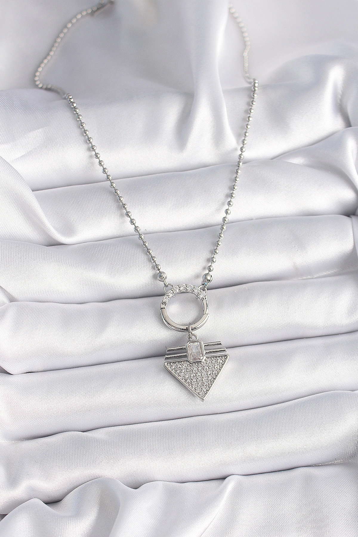 316L Çelik Gümüş Renk Topçuk Zincir Zirkon Taşlı Üçgen Model Kadın Kolye