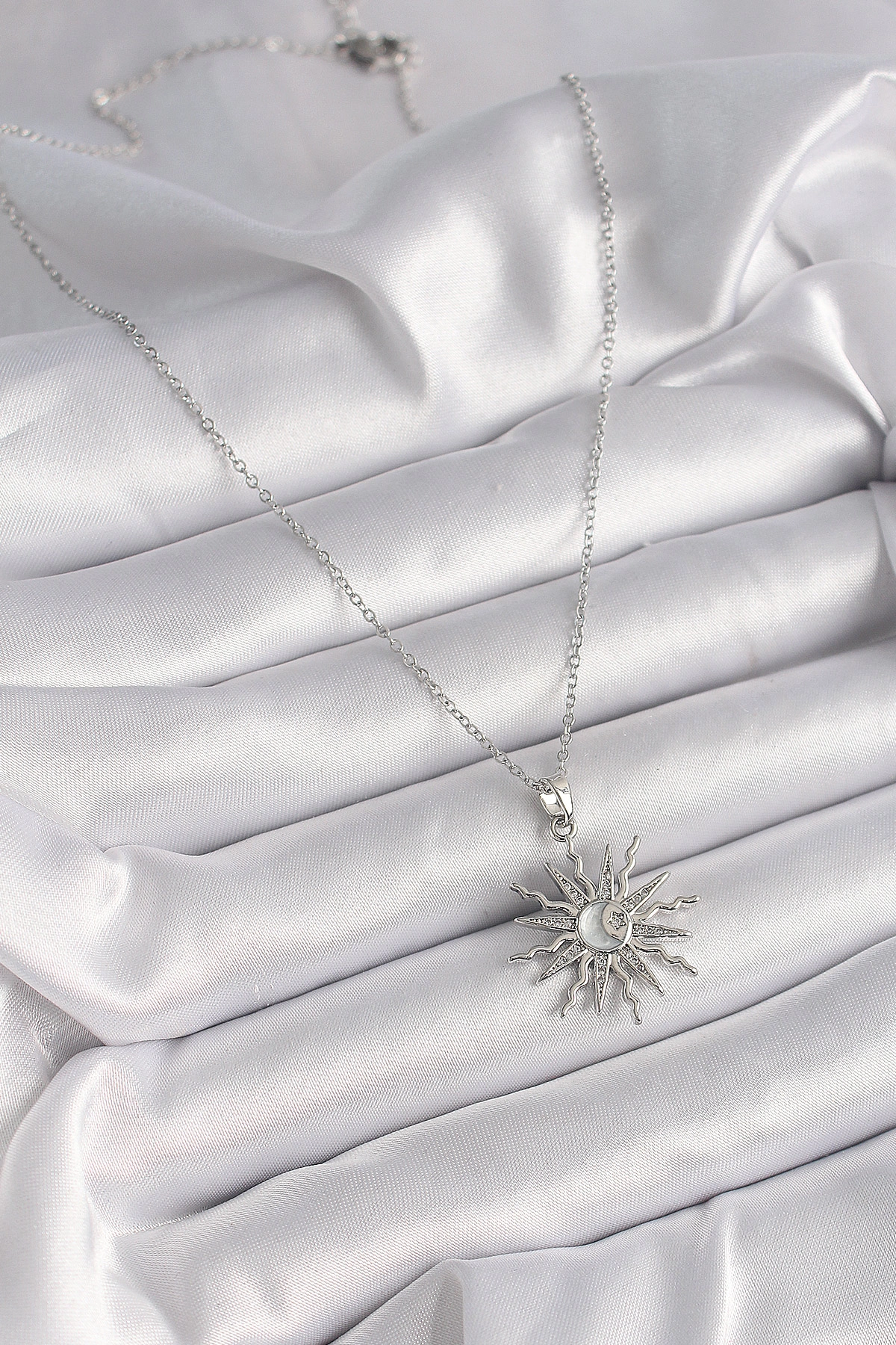 316L Çelik Gümüş Renk Zincir Zirkon Taşlı Güneş Model Sedefli Ay İşleme Detay Kadın Kolye
