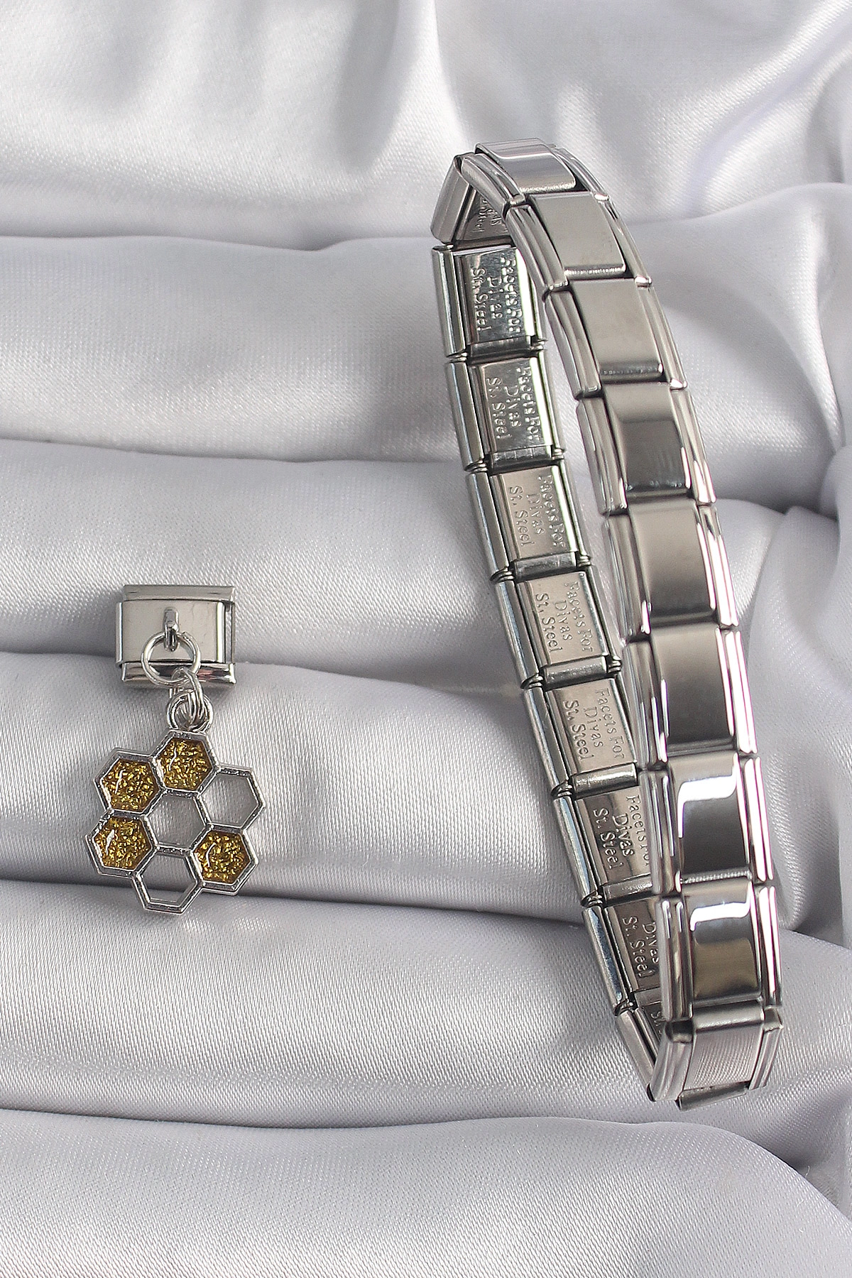 316L Çelik Gümüş Renk Sallantı Simli Bal Beteği Model Nomination Charm