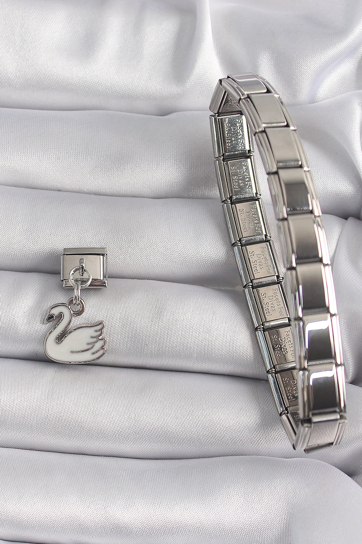 316L Çelik Gümüş Renk Sallantı Beyaz Kuğu Model Nomination Charm