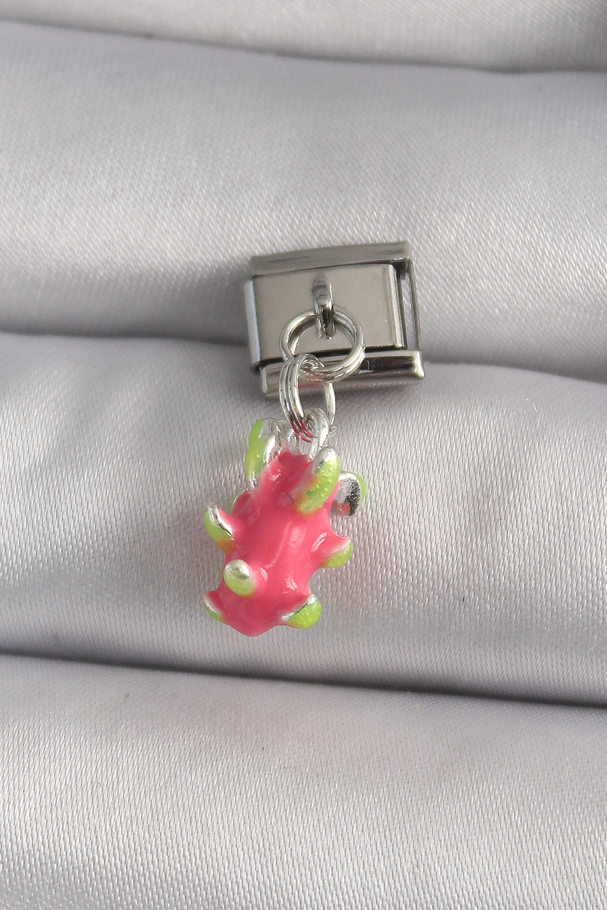 316L Çelik Gümüş Renk Sallantı Ejder Meyvesi Model Nomination Charm