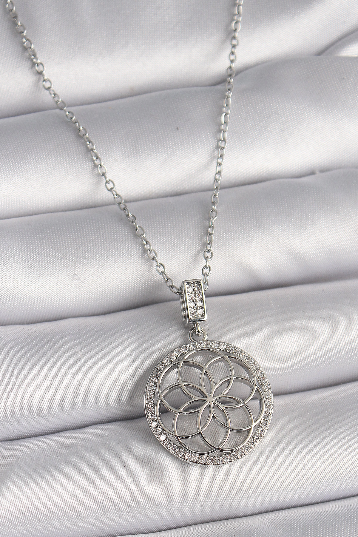 316L Çelik Gümüş Renk Zincir Zirkon Taşlı Lotus Model Kadın Kolye