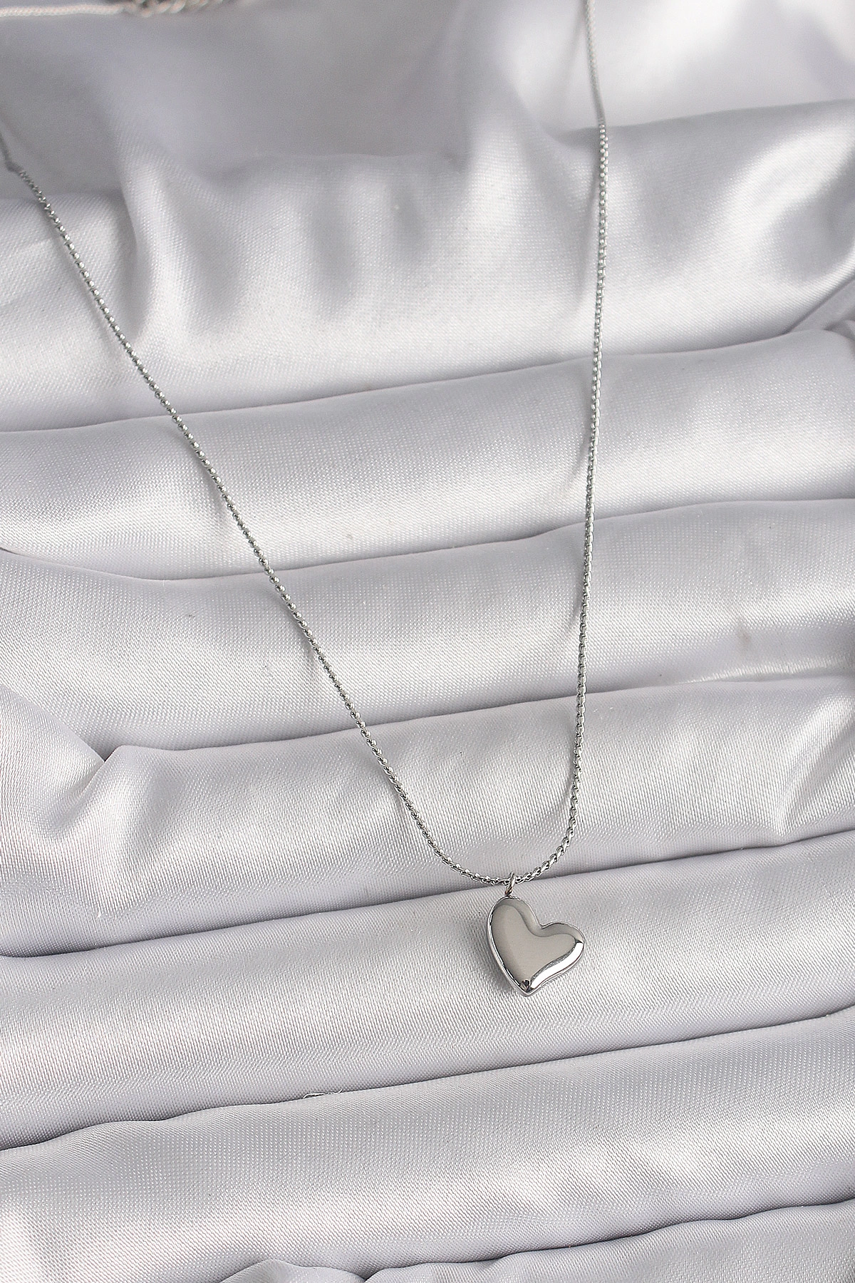316L Çelik Gümüş Renk Zincir Kalp Figür Kadın Kolye