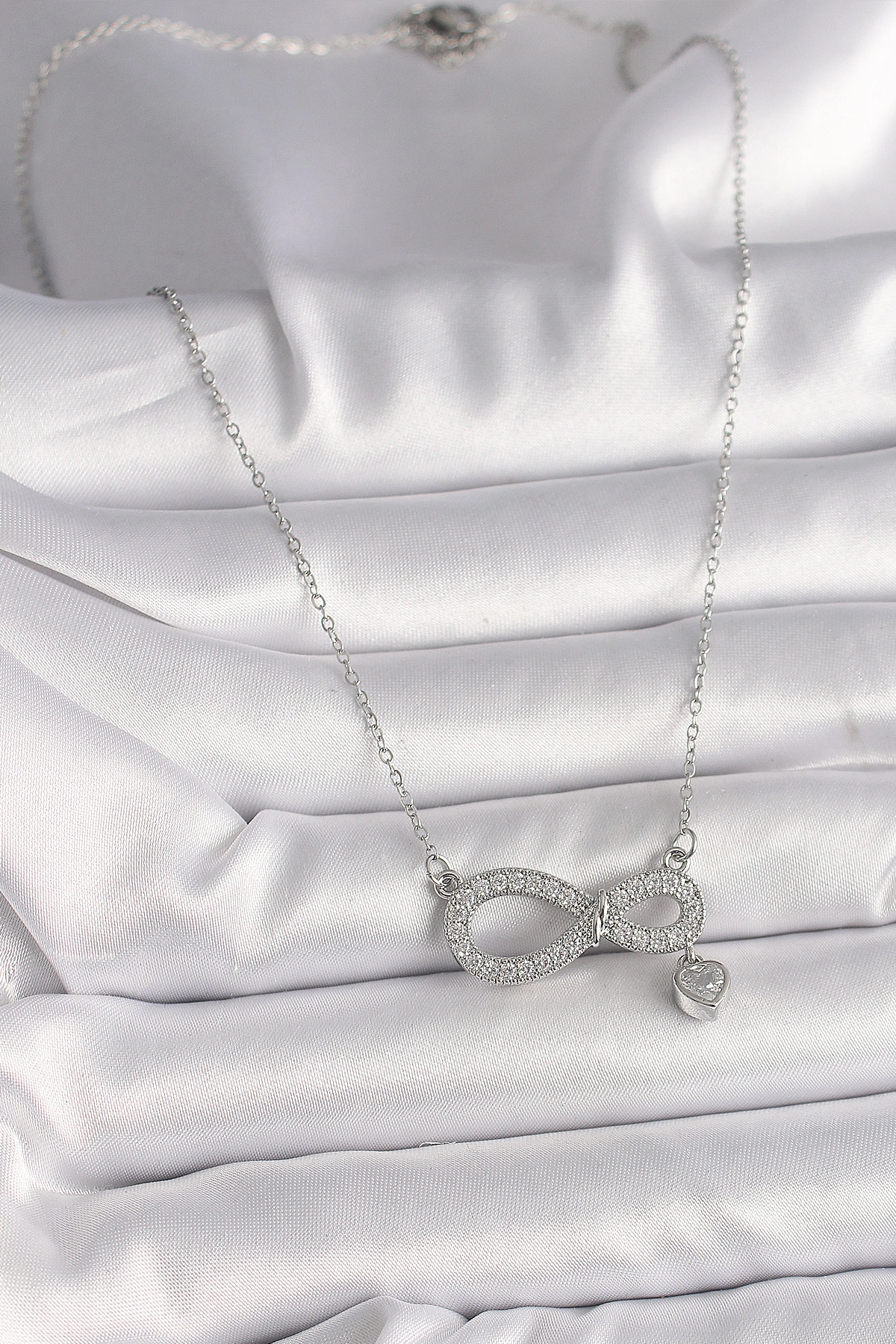 316L Çelik Gümüş Renk Zincir Zirkon Taşlı Sonsuzluk Model Taşlı Kalp Detay Kadın Kolye