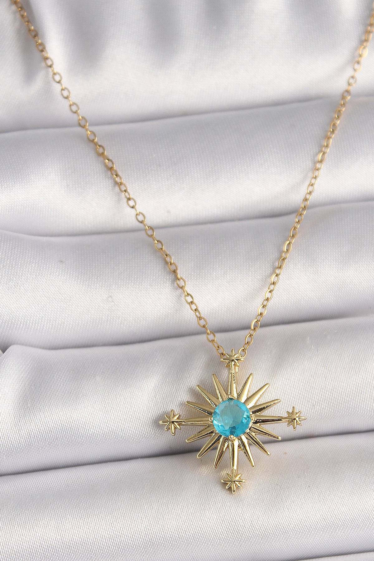 316L Çelik Gold Renk Zincir Mavi Taş Detaylı Kuzey Yıldız Model Kadın Kolye