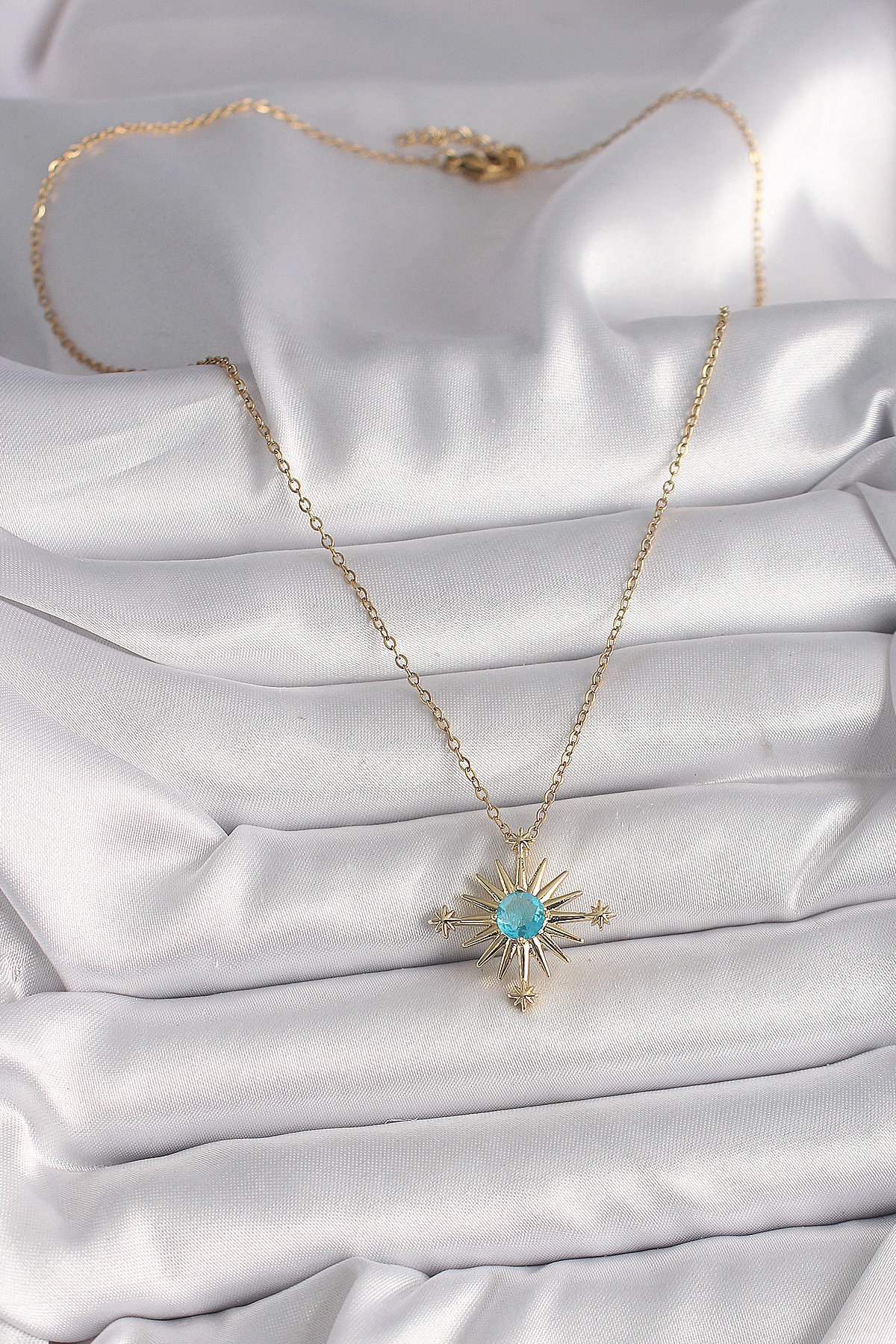 316L Çelik Gold Renk Zincir Mavi Taş Detaylı Kuzey Yıldız Model Kadın Kolye