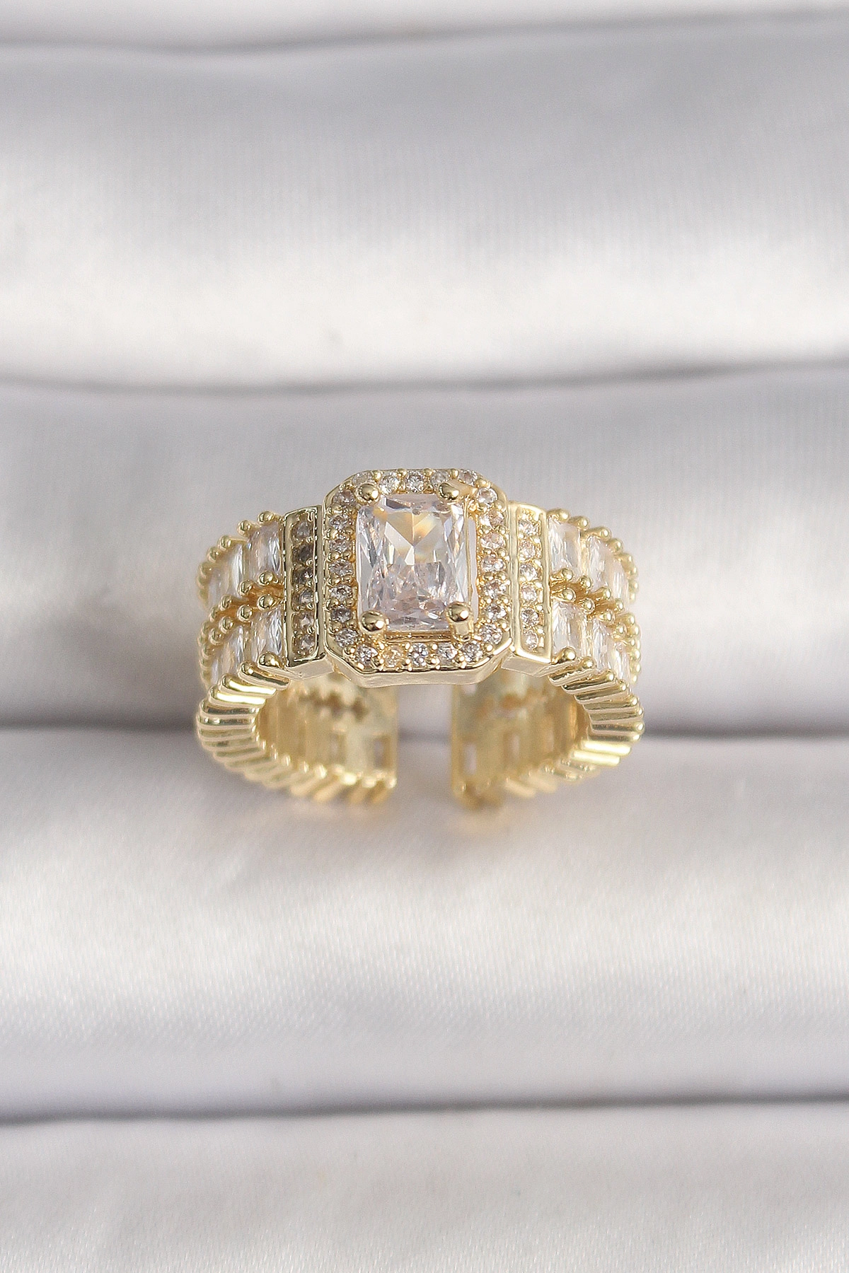 Pirinç Gold Renk Ayarlanabilir Baget Zirkon Taş Model Kadın Yüzük