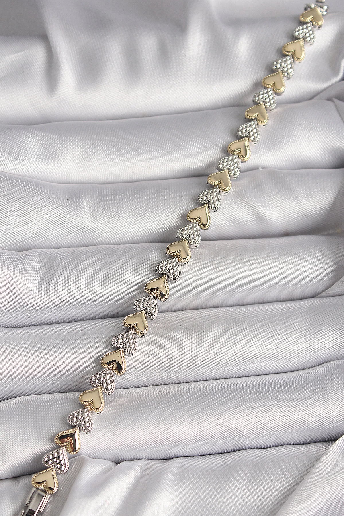 Pirinç Mix Renk Zirkon Taşlı Kalp Model VIP Seri Kadın Bileklik