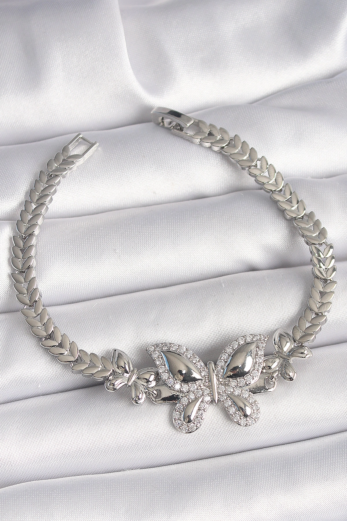 Pirinç Gümüş Renk Zirkon Taşlı Kelebek Model Kadın Bileklik