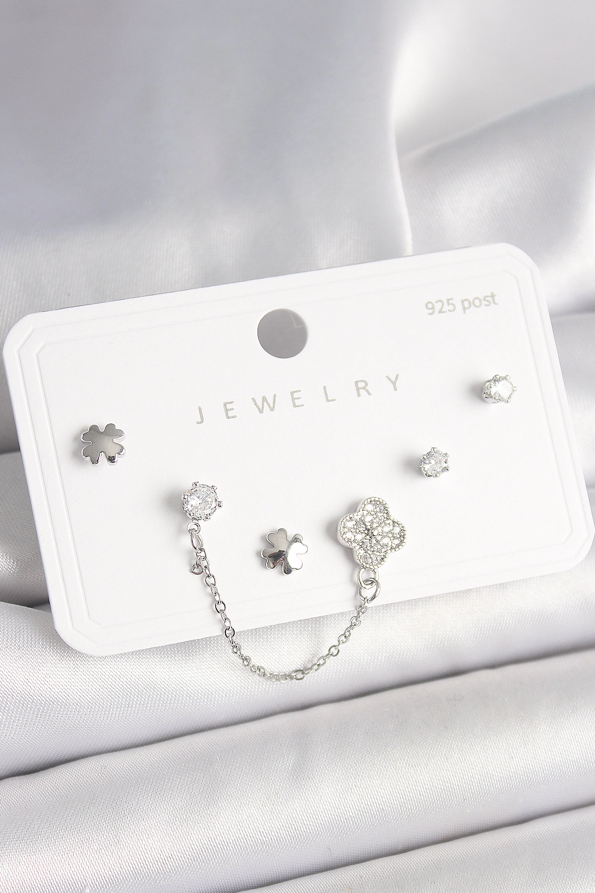 925 Ayar Gümüş Çivi Pirinç Gümüş Renk Zirkon Taşlı Yonca Model Sallantı Zincir Detay Kadın Küpe Seti