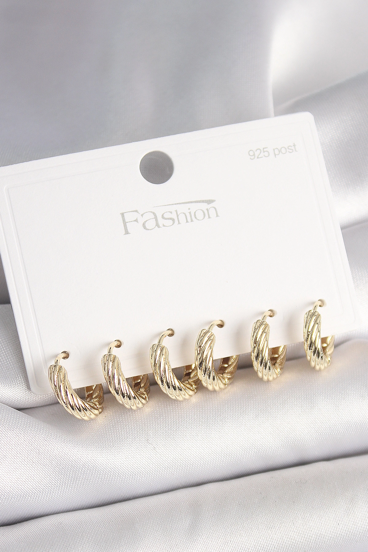 925 Ayar Gümüş Çivi Pirinç Gold Renk İşlemeli Halka Model Kadın Küpe Seti