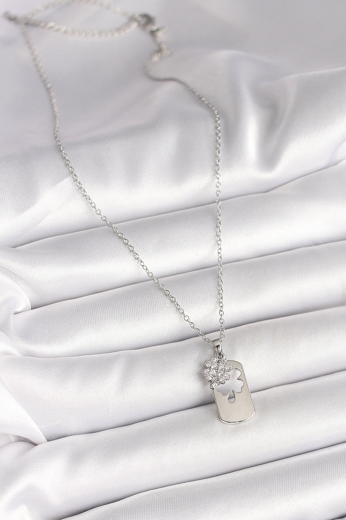 316L Çelik Gümüş Renk Zincir Zirkon Taşlı Yonca Model Kadın Kolye