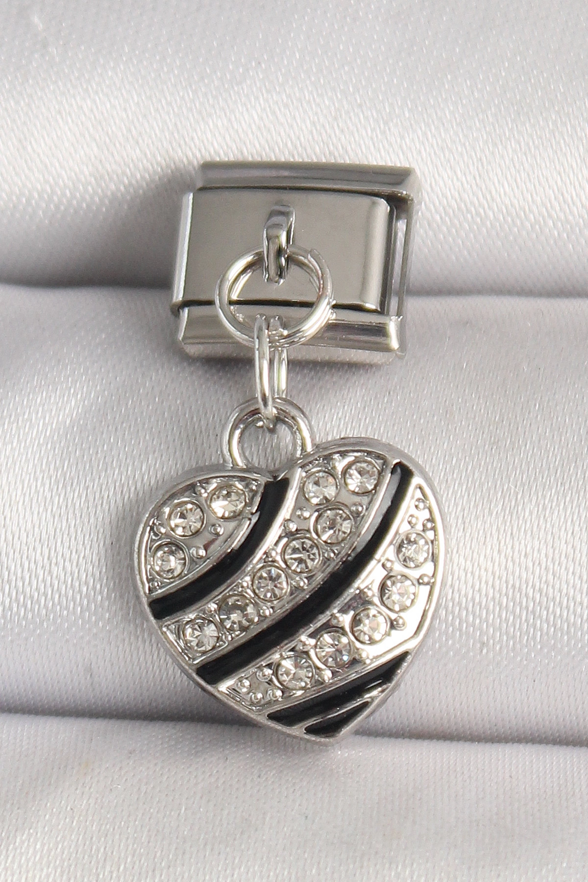 316L Çelik Gümüş Renk Zirkon Taşlı Kalp Model Nomination Charm