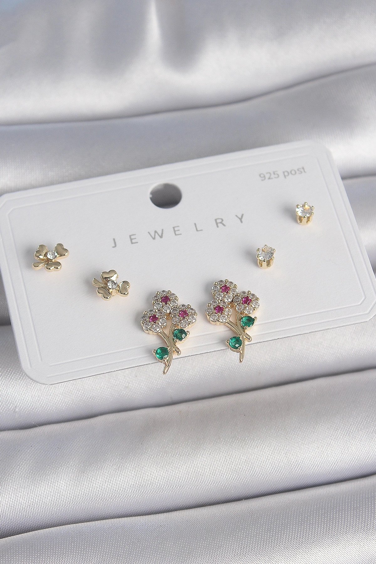 Pirinç Gold Renk Renkli Zirkon Taşlı Çiçek Model Yaprak Detay 925 Ayar Gümüş Çivi Kadın Küpe Seti