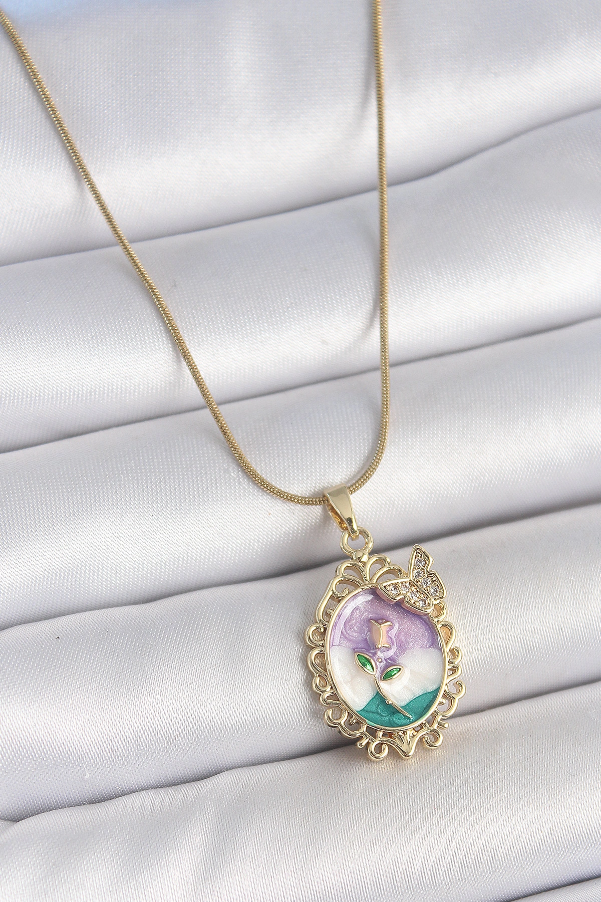 316L Çelik Gold Renk Zincir Mix Renk Mineli Çiçek İşlemeli Zirkon Taş Detaylı Portre Model Kadın Kolye