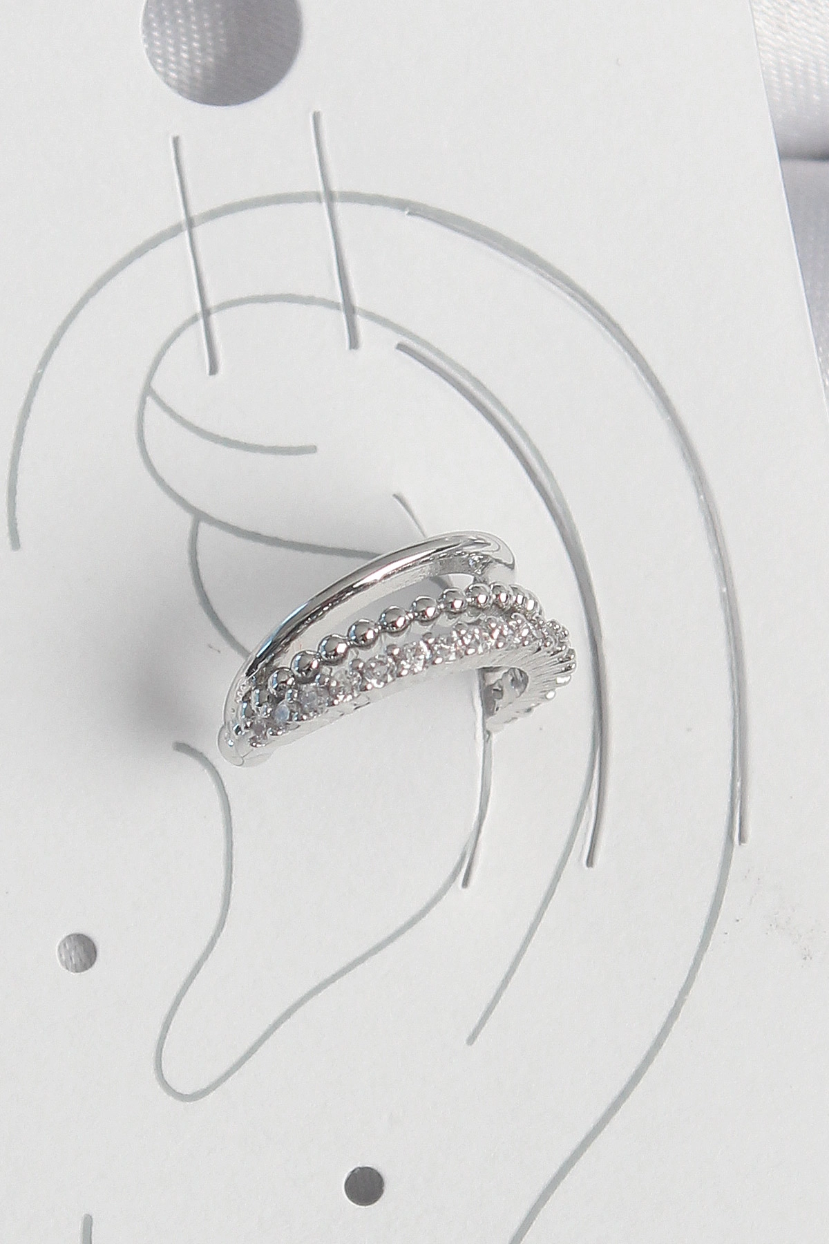 Pirinç Gümüş Renk Zirkon Taşlı 3'Lü Sıralı Kadın Kıkırdak Küpe