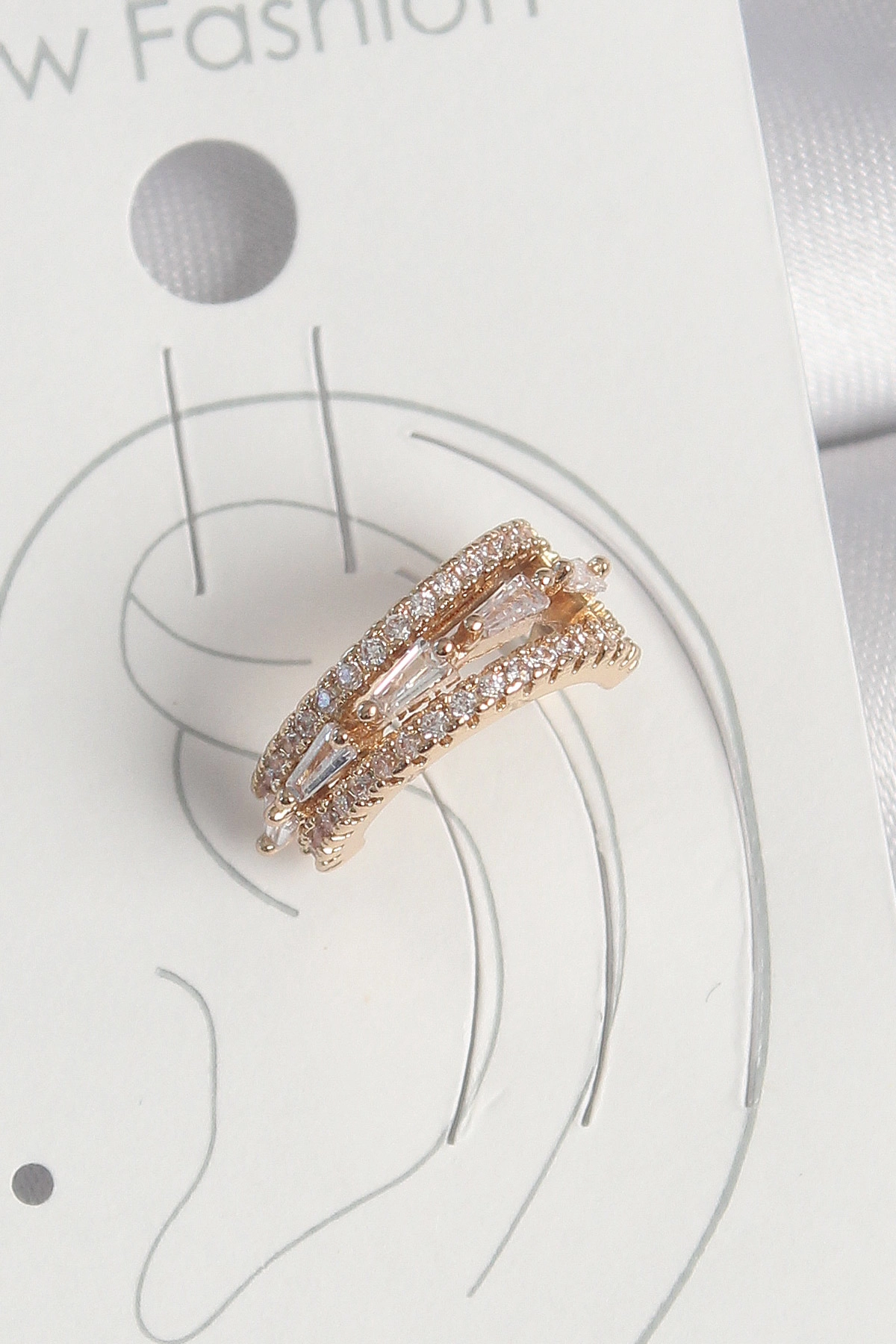 Pirinç Gold Renk Zirkon Taşlı 3'Lü Sıralı Model Kadın Kıkırdak Küpe