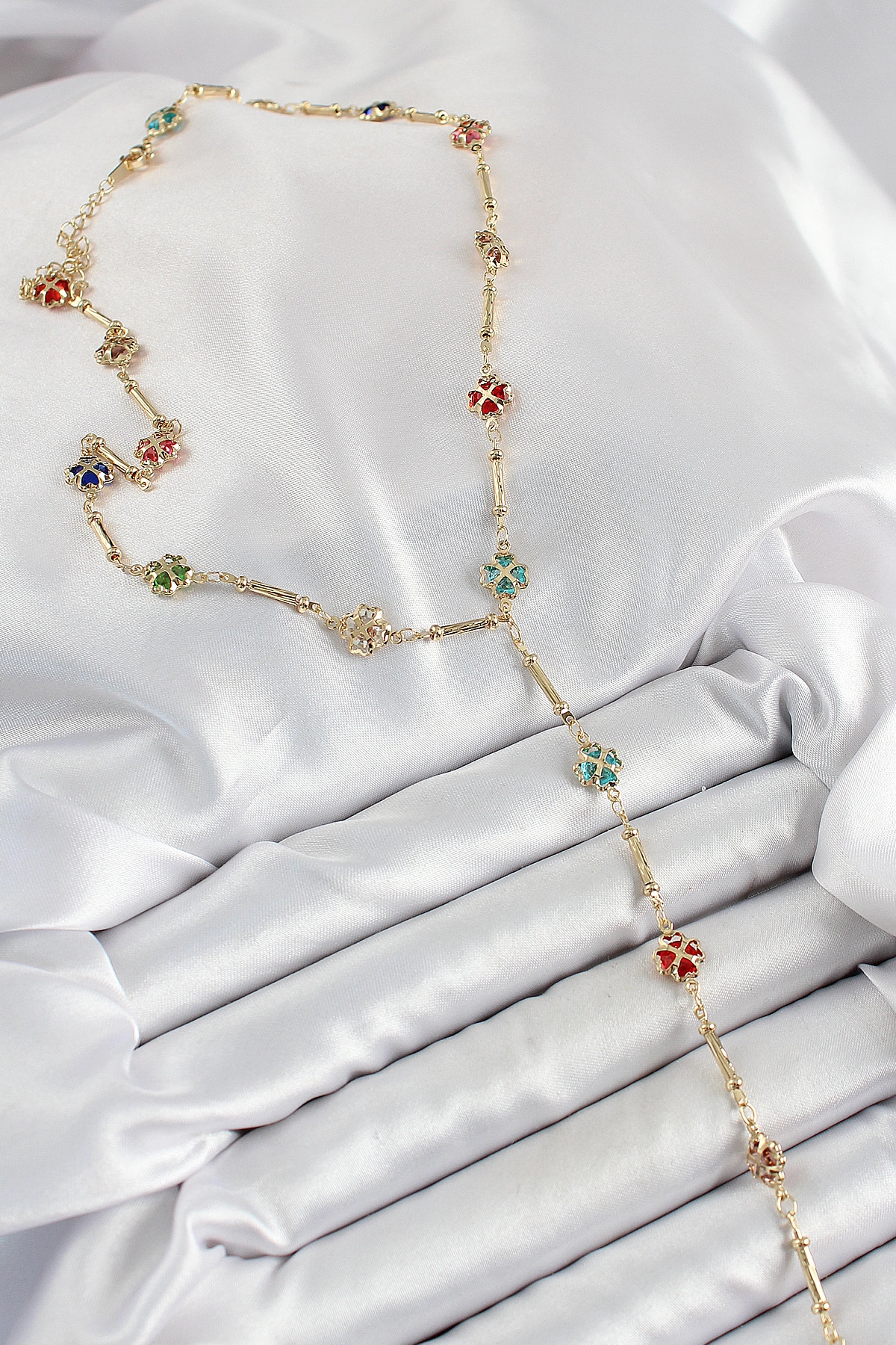 Pirinç Asorti Kalpli Yonca Model Gold Renk Zirkon Taşlı Y Kolye