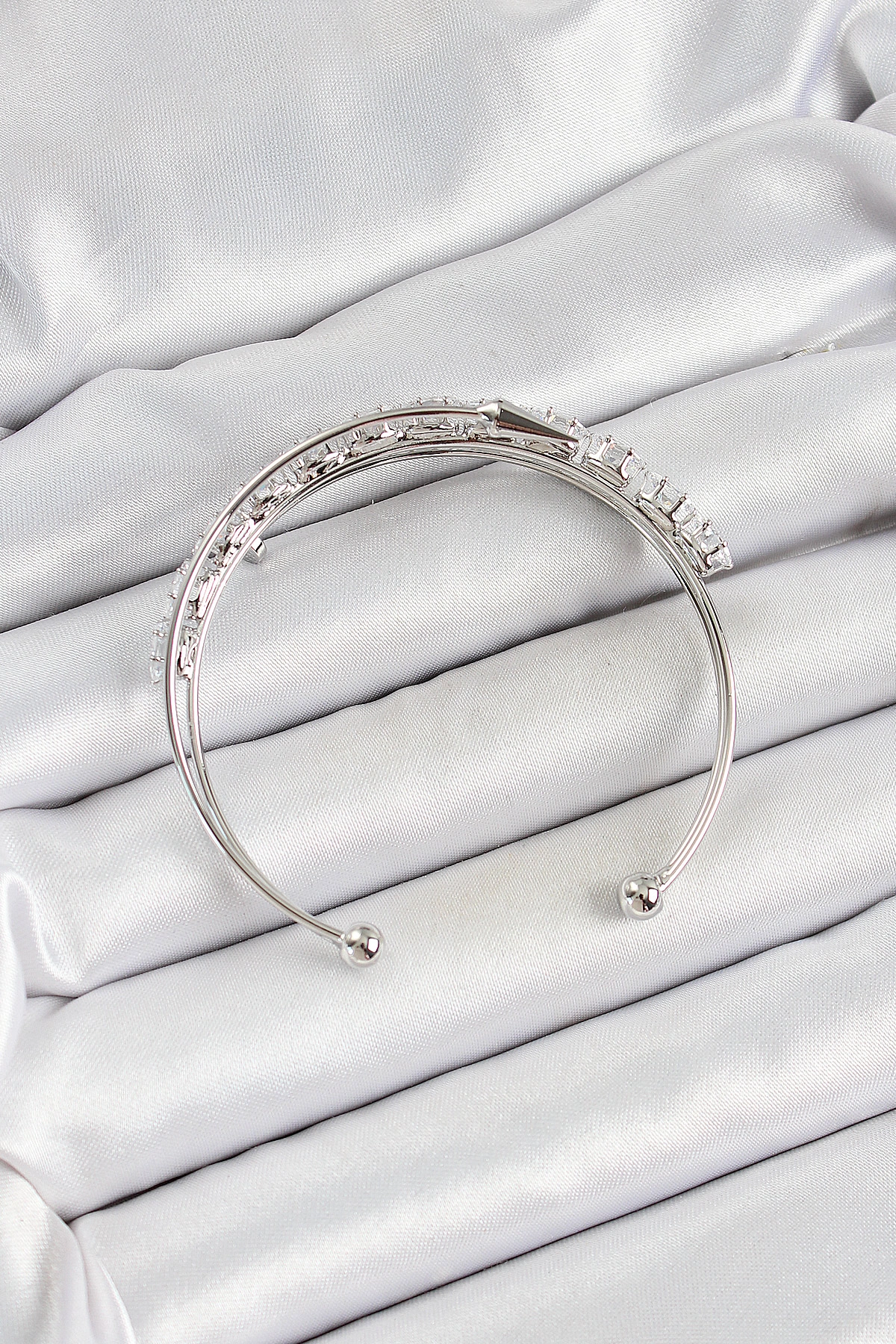 Pirinç Gümüş Renk Arpa Zirkon Taşlı Kadın Bileklik