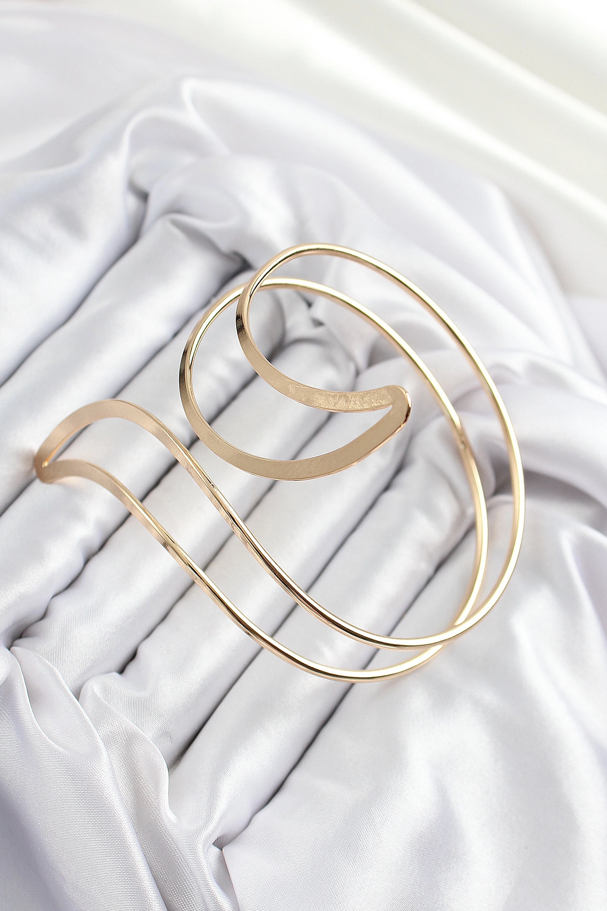 Pirinç Soyut Alev Desenli Gold Renk Kadın Pazu Bileklik