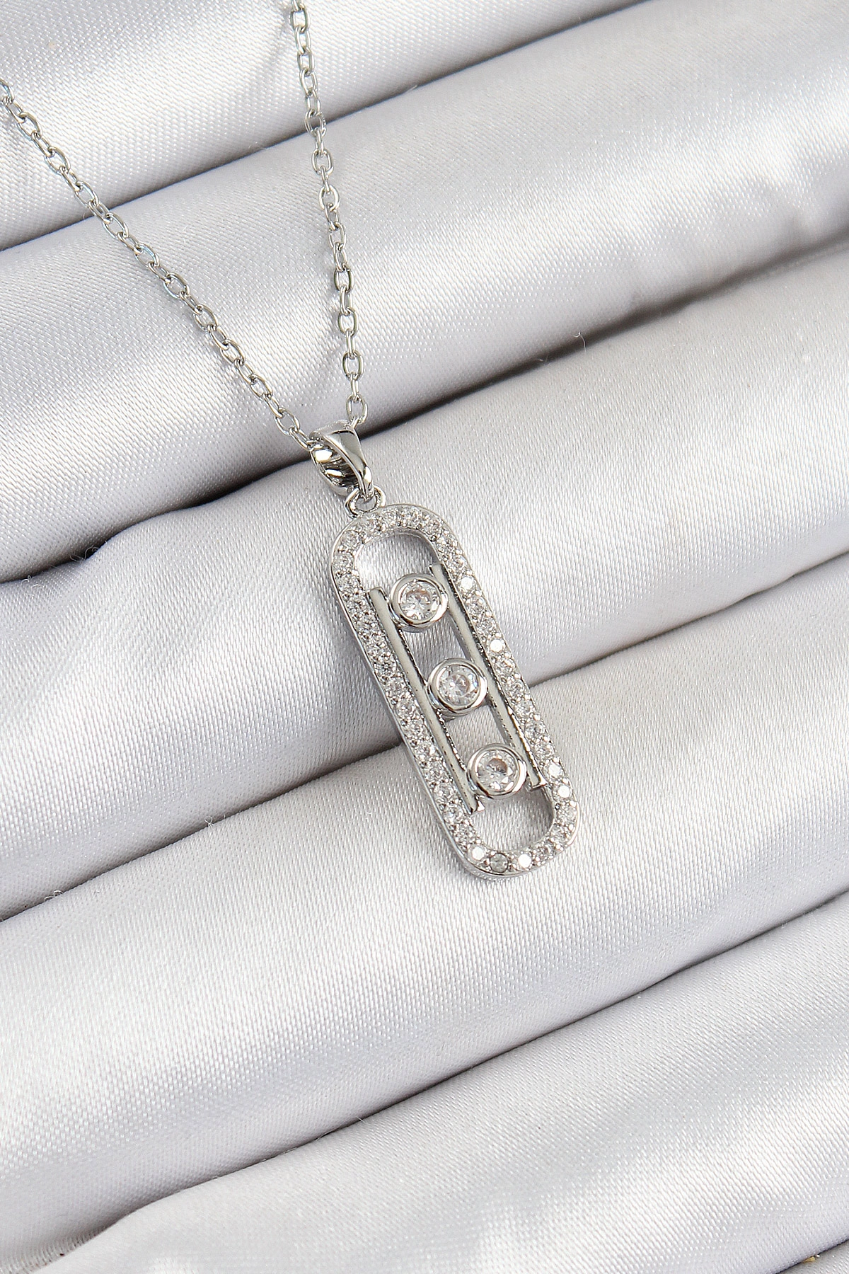 316L Çelik Zirkon Taşlı Messika Model Gümüş Renk Kadın Kolye