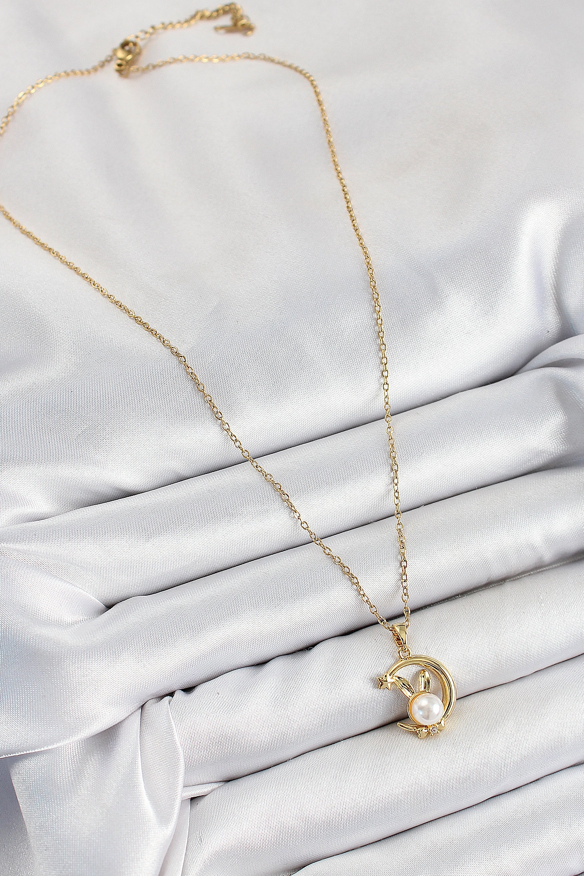 316L Çelik İnci Detaylı Hilal Tavşan Model Gold Renk Kadın Kolye