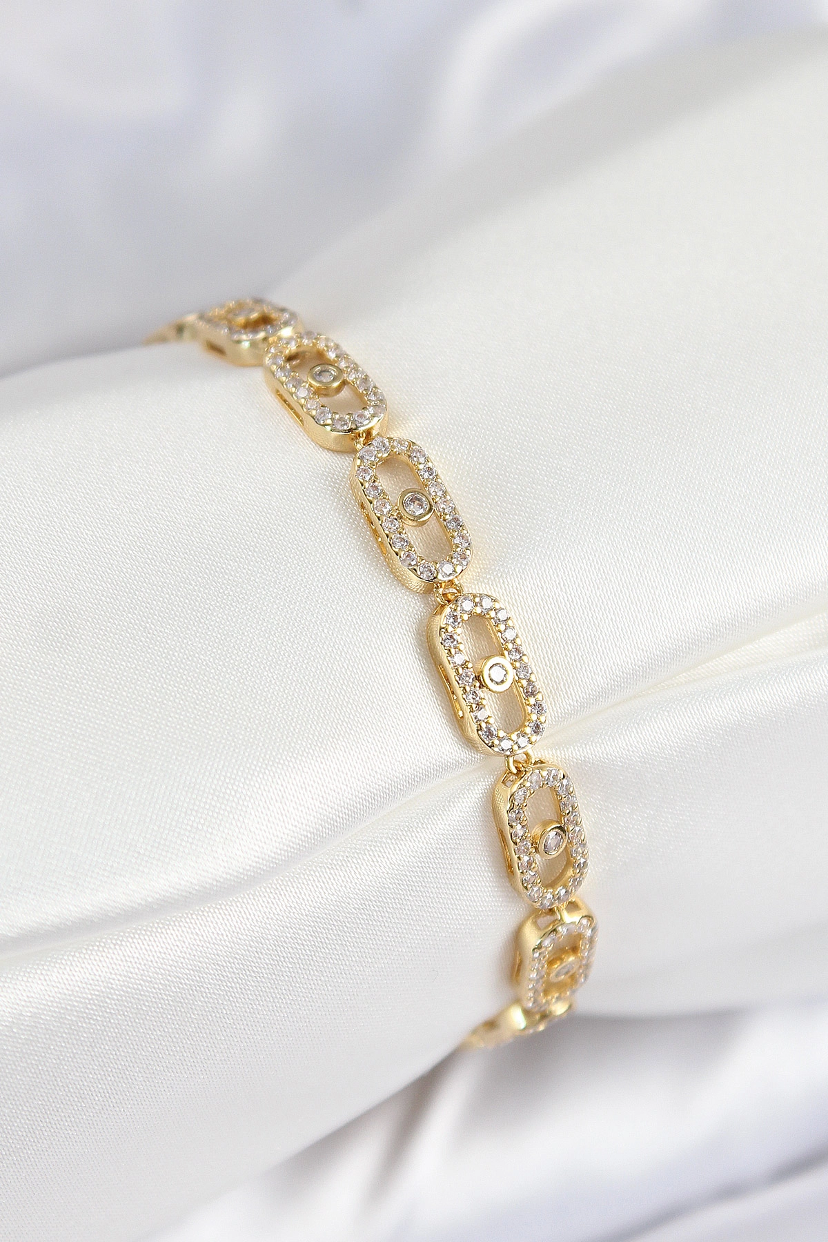 Pirinç Zirkon Taşlı Messika Model Gold Renk VIP Seri Kadın Bileklik