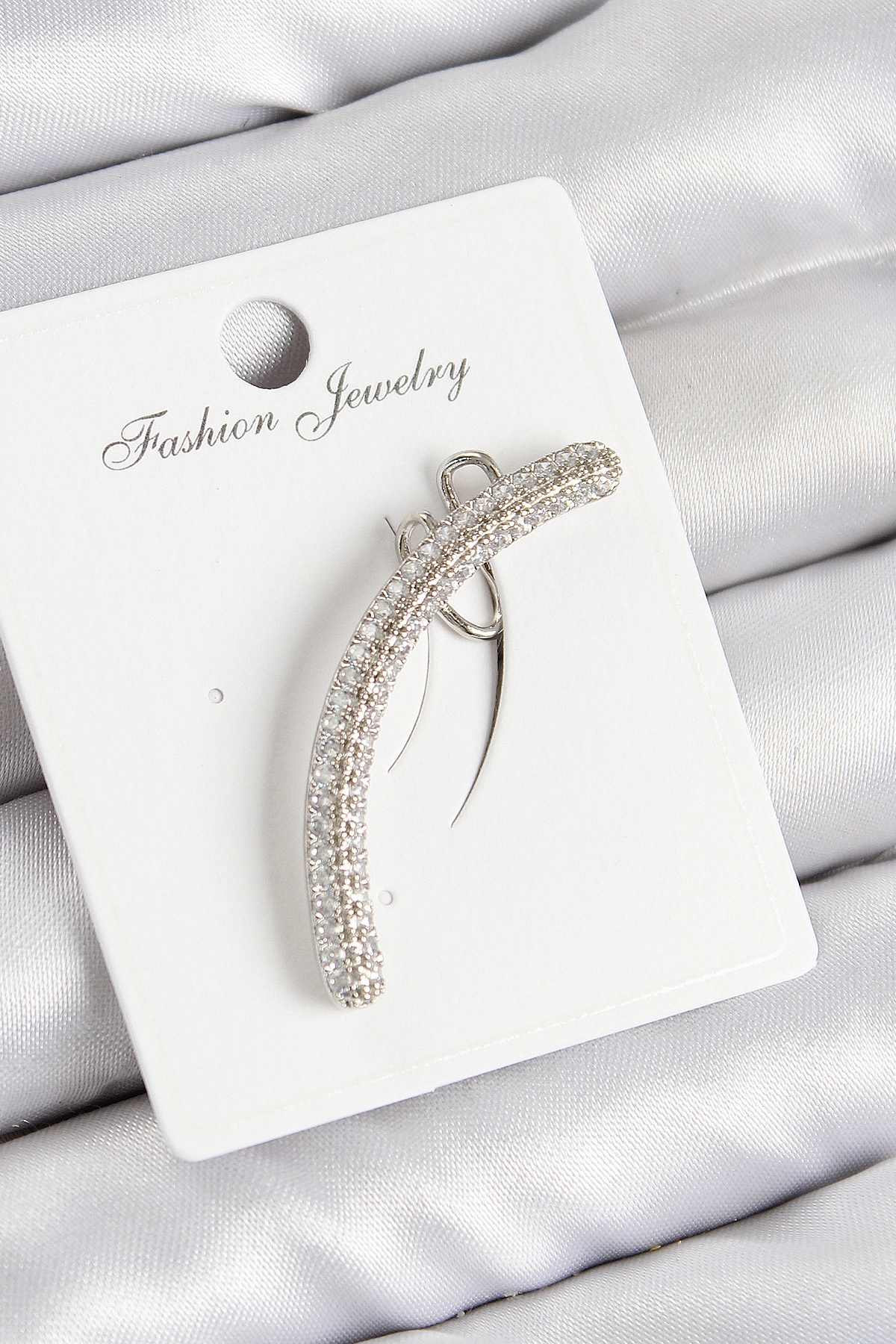 Pirinç Zirkon Taşlı Model Gümüş Renk Sağ Kıkırdak Küpe