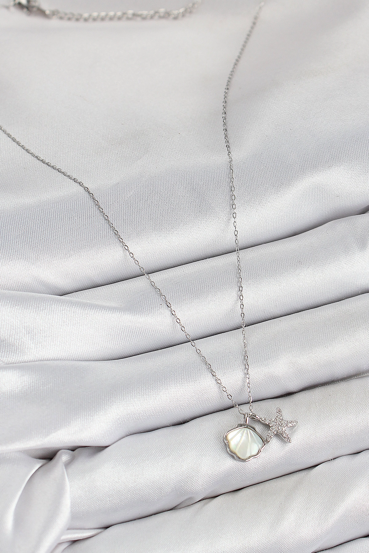 Pirinç Zirkon Taşlı İstiridye Ve Deniz Yıldızı Model Gümüş Renk Kadın Kolye