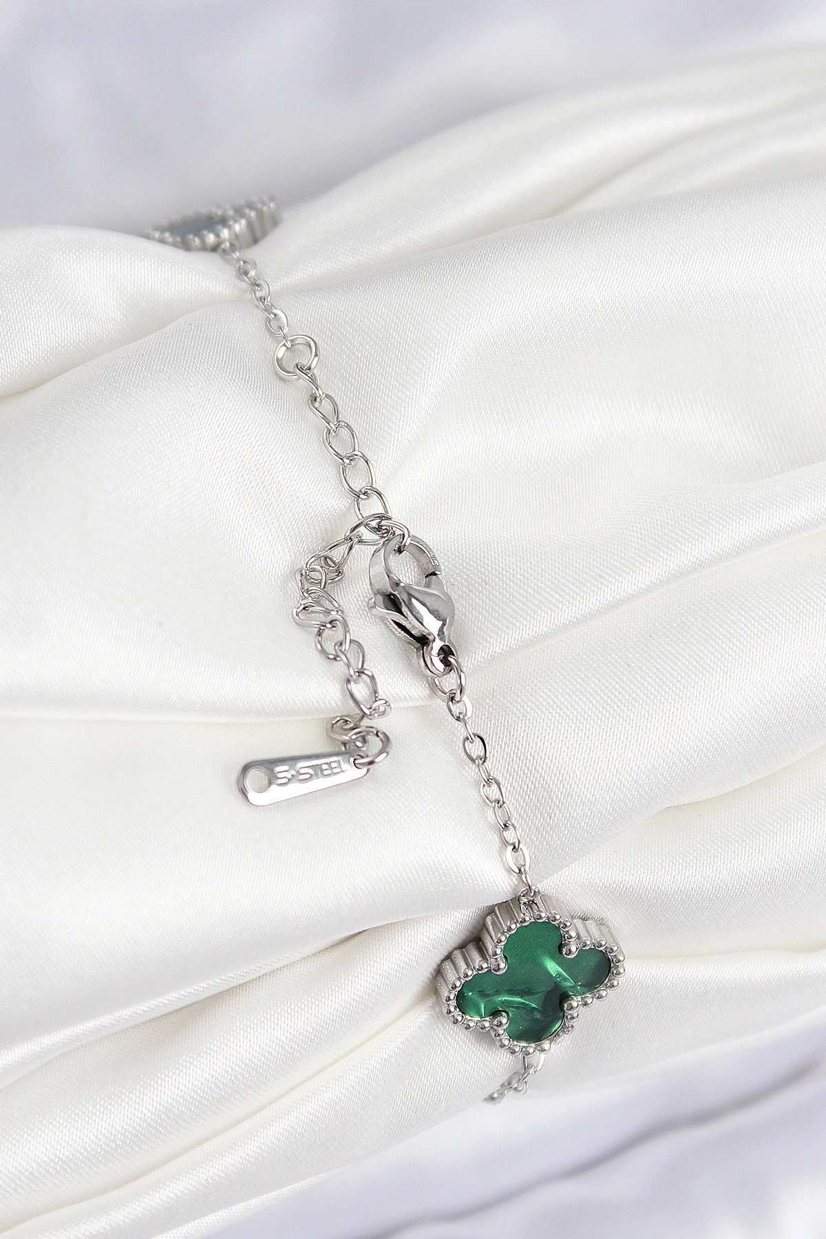 316L Çelik Sedefli Zümrüt Yeşil Gümüş Renk Yonca Kadın Bileklik