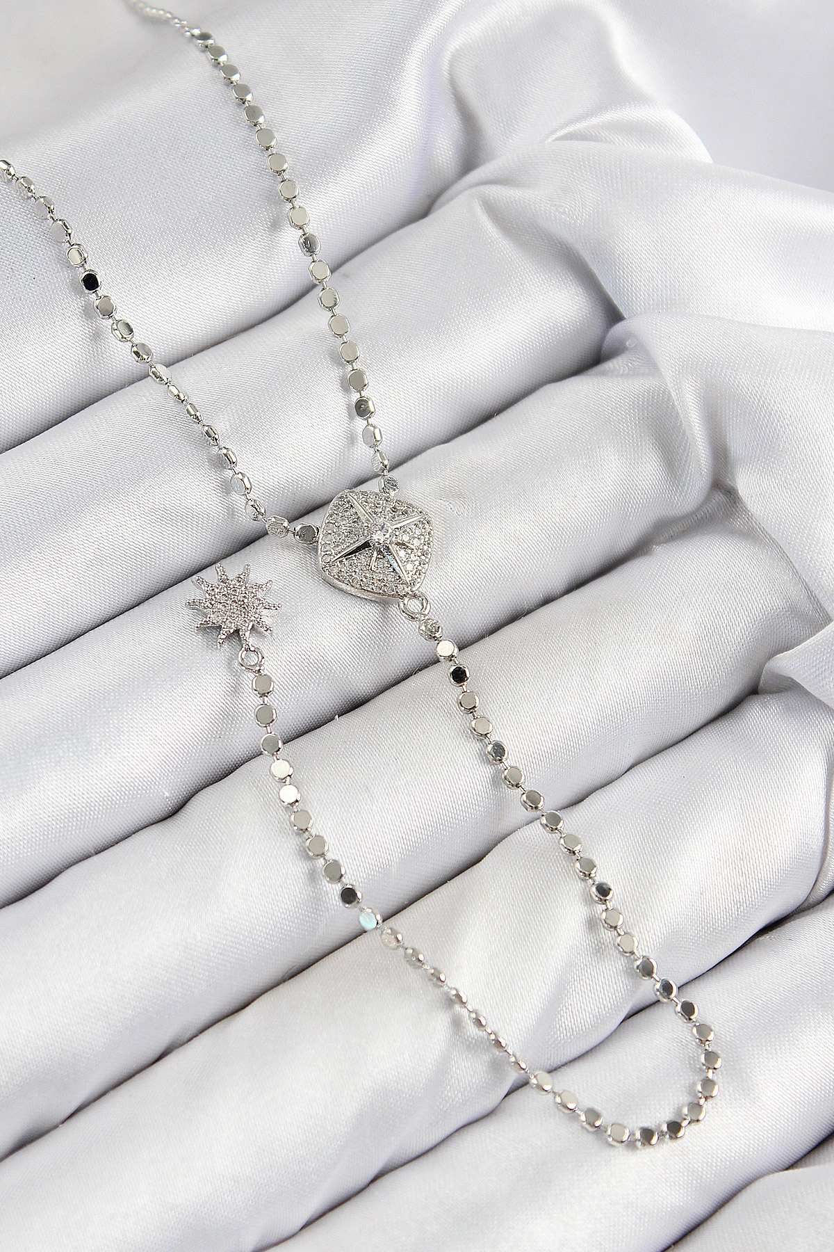 Pirinç Zirkon Taşlı Ezme Zincirli Madalyon Model Gümüş Renk Y Kolye