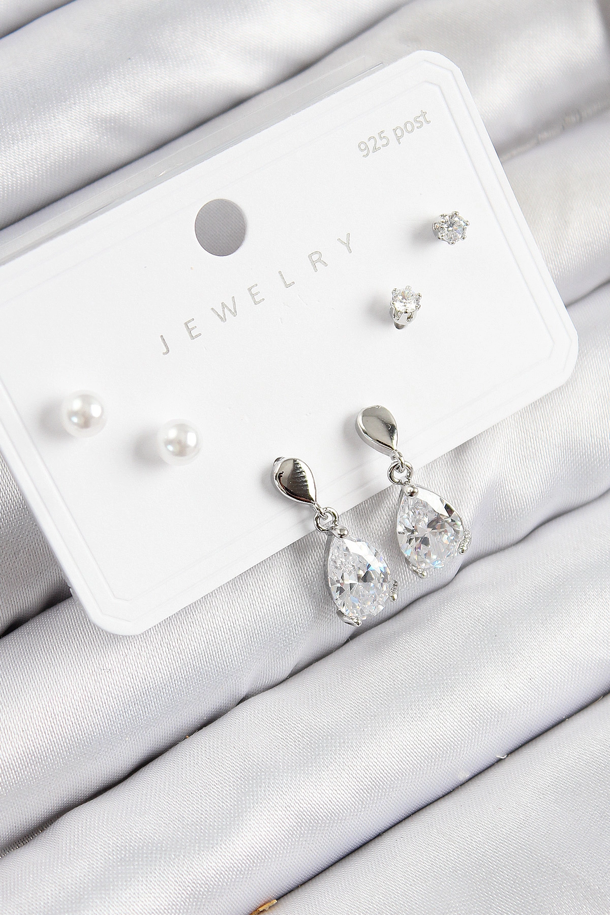 Pirinç Zirkon Taşlı Sallantılı Damla Model Gümüş Renk 925 Ayar Gümüş Çivi Kadın Küpe Set