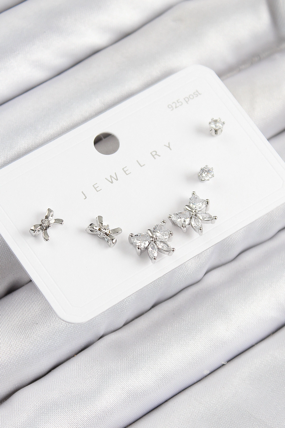 Pirinç Zirkon Taşlı Fiyonk Model Gümüş Renk 925 Ayar Gümüş Çivi Kadın Küpe Set