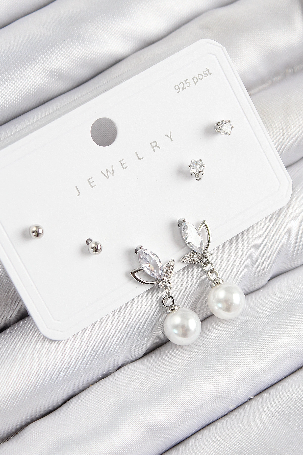 Pirinç Zirkon Taşlı İnci Sallantılı Damla Model Gümüş Renk 925 Ayar Gümüş Çivi Kadın Küpe Set