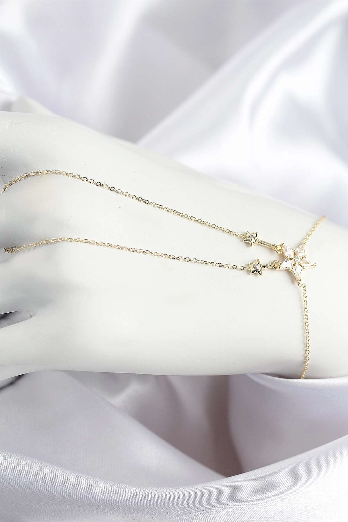 Pirinç Zirkon Taşlı Yıldız Model Gold Renk Şahmeran