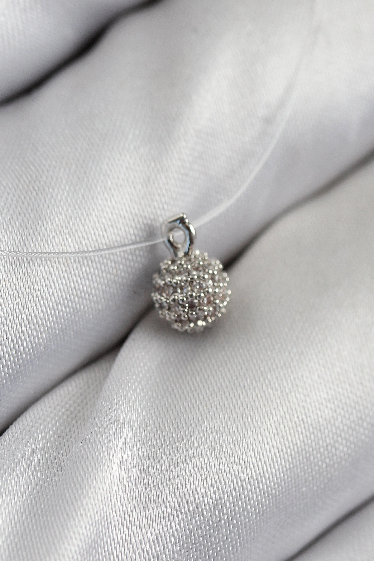 Misineli Topcuk Model Gümüş Renk Hayalet Kolye