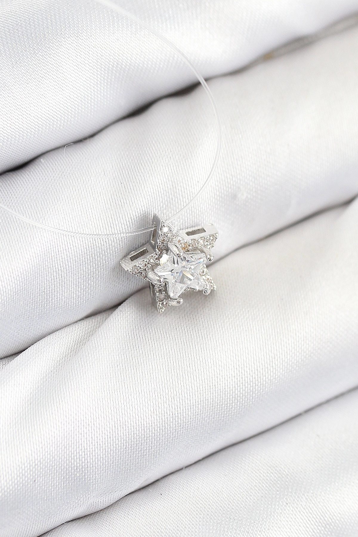 Misineli Yıldız Model Gümüş Renk Hayalet Kolye