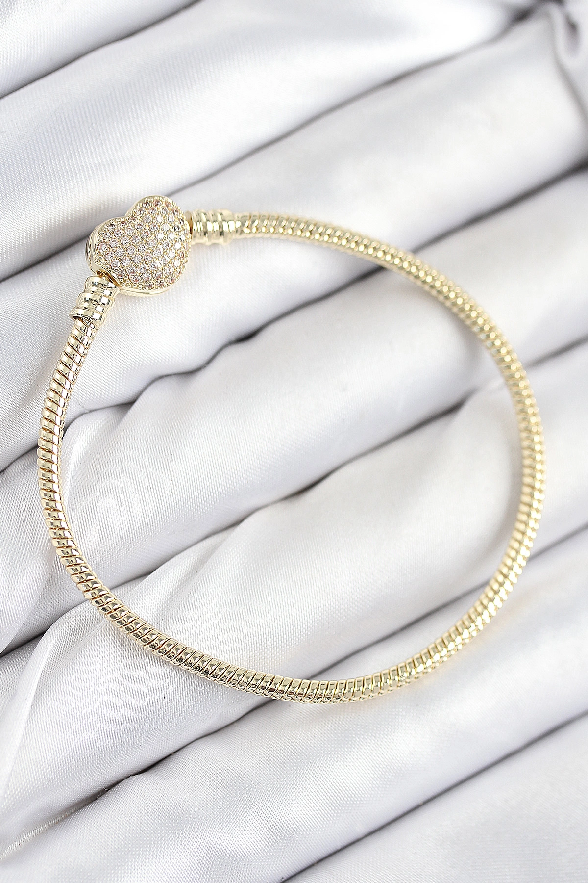 Pirinç Charm Zirkon Taşlı Kalp Model Gold Renk Kadın Bileklik