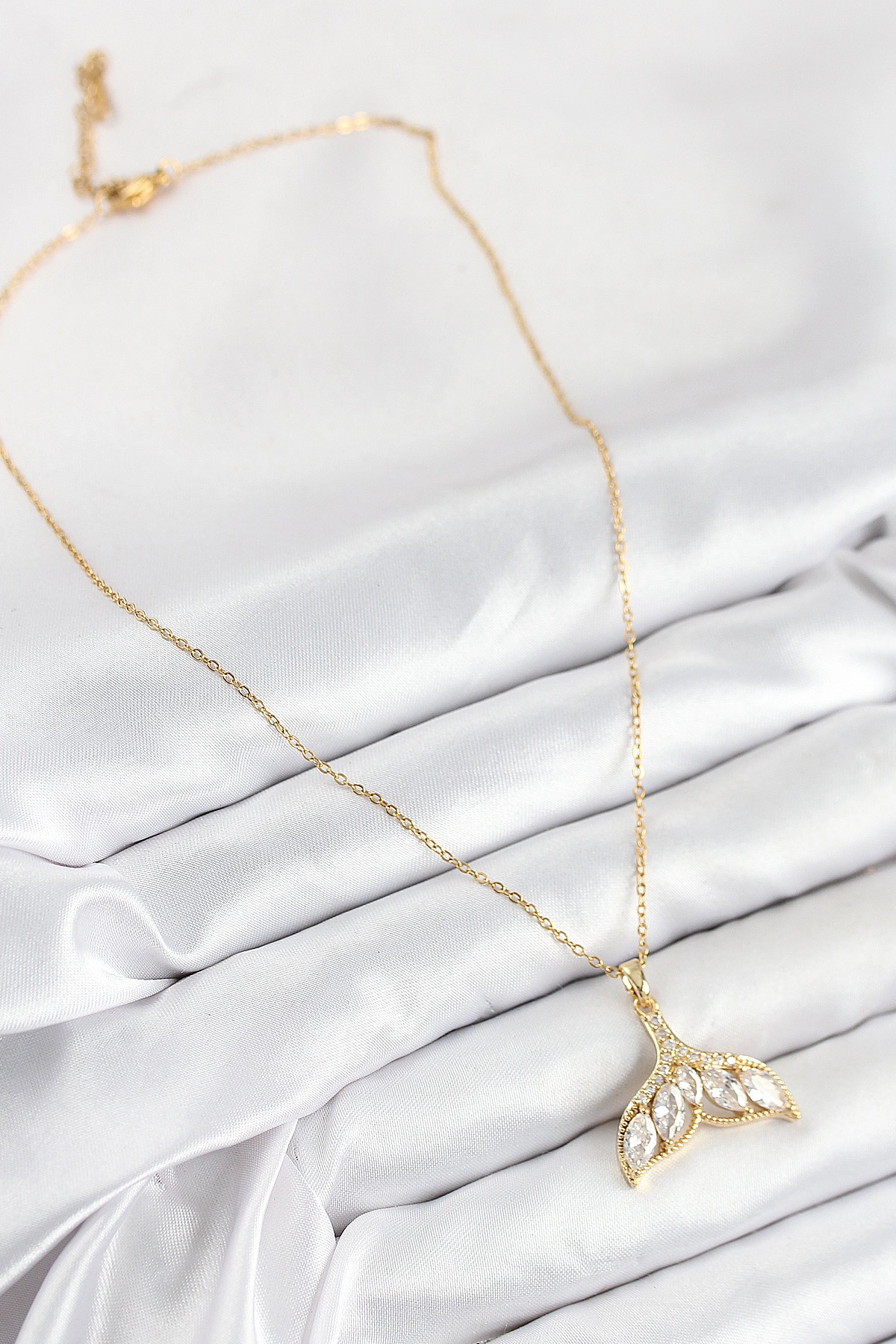 316L Çelik Zirkon Taşlı Balık Kuyruğu Model Gold Renk Kadın Kolye