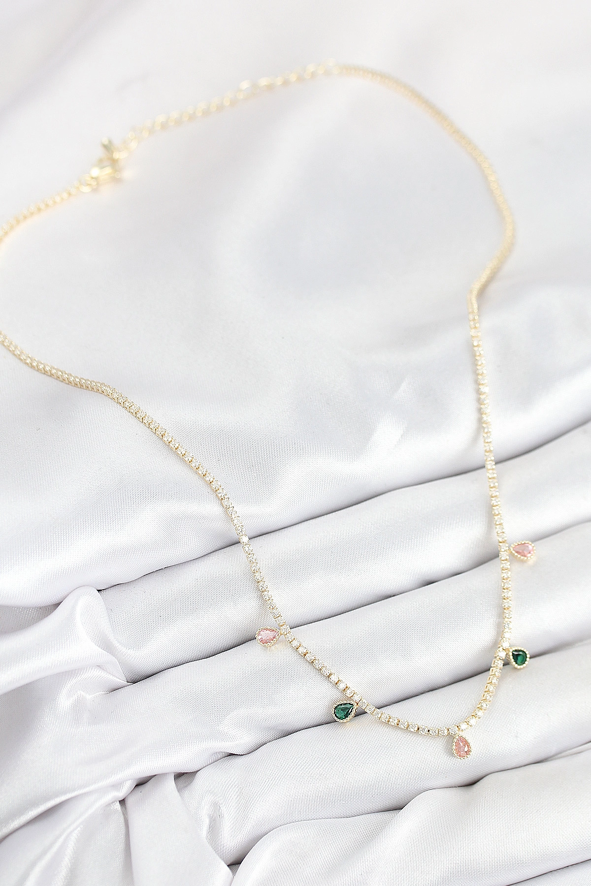 Pirinç Zirkon Taşlı Su Yolu Damla Model Gold Renk Kadın Kolye