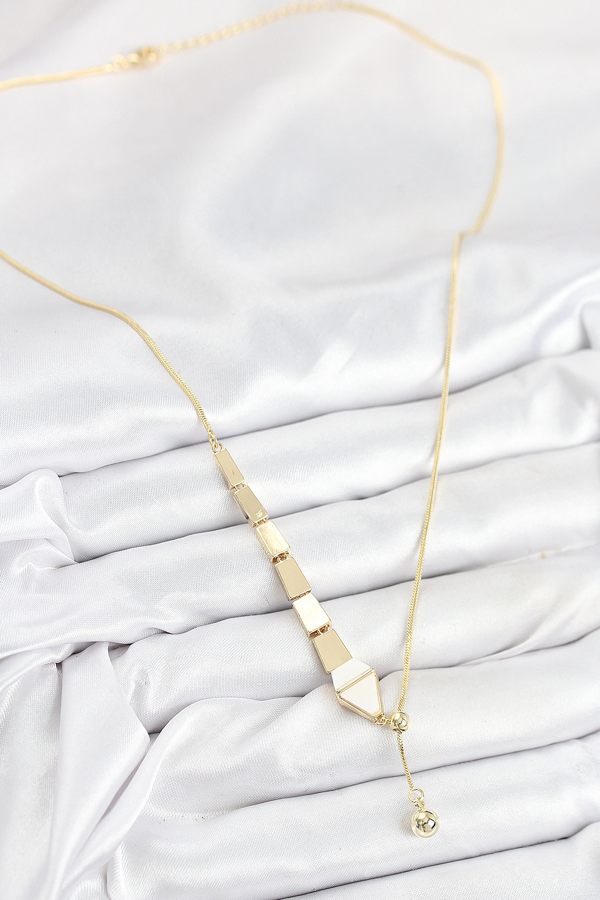 Pirinç Yılan Model Gold Renk Asansörlü Kadın Kolye