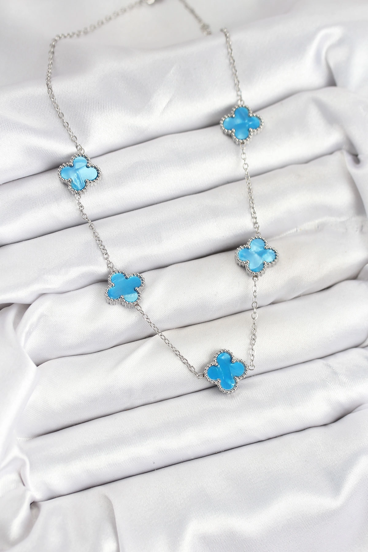 316L Çelik Zincir Gümüş Buz Mavisi Renk Yonca Kadın Kolye