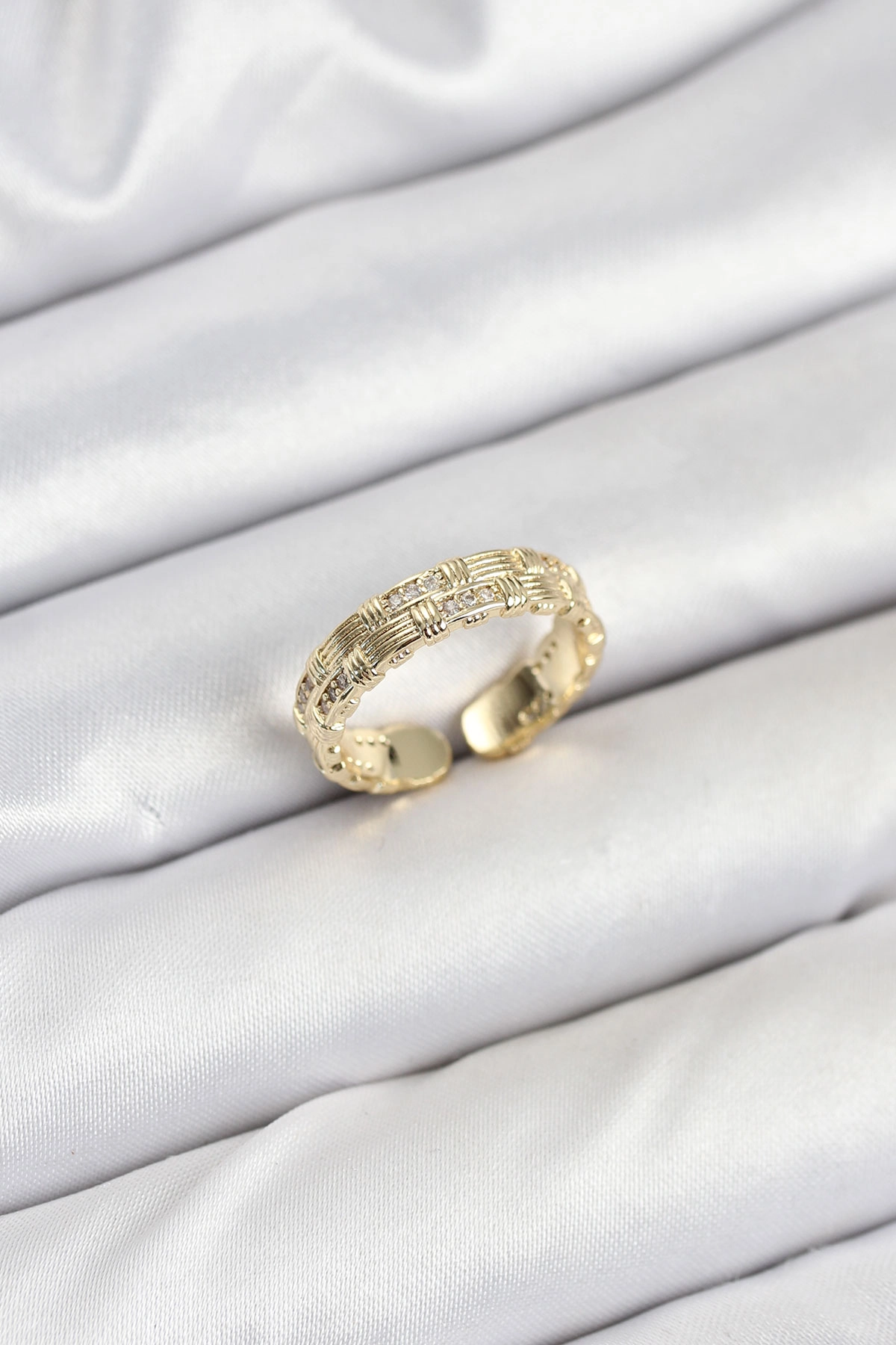 Pirinç Gold Renk Zirkon Taşlı Sırım Kadın Yüzük