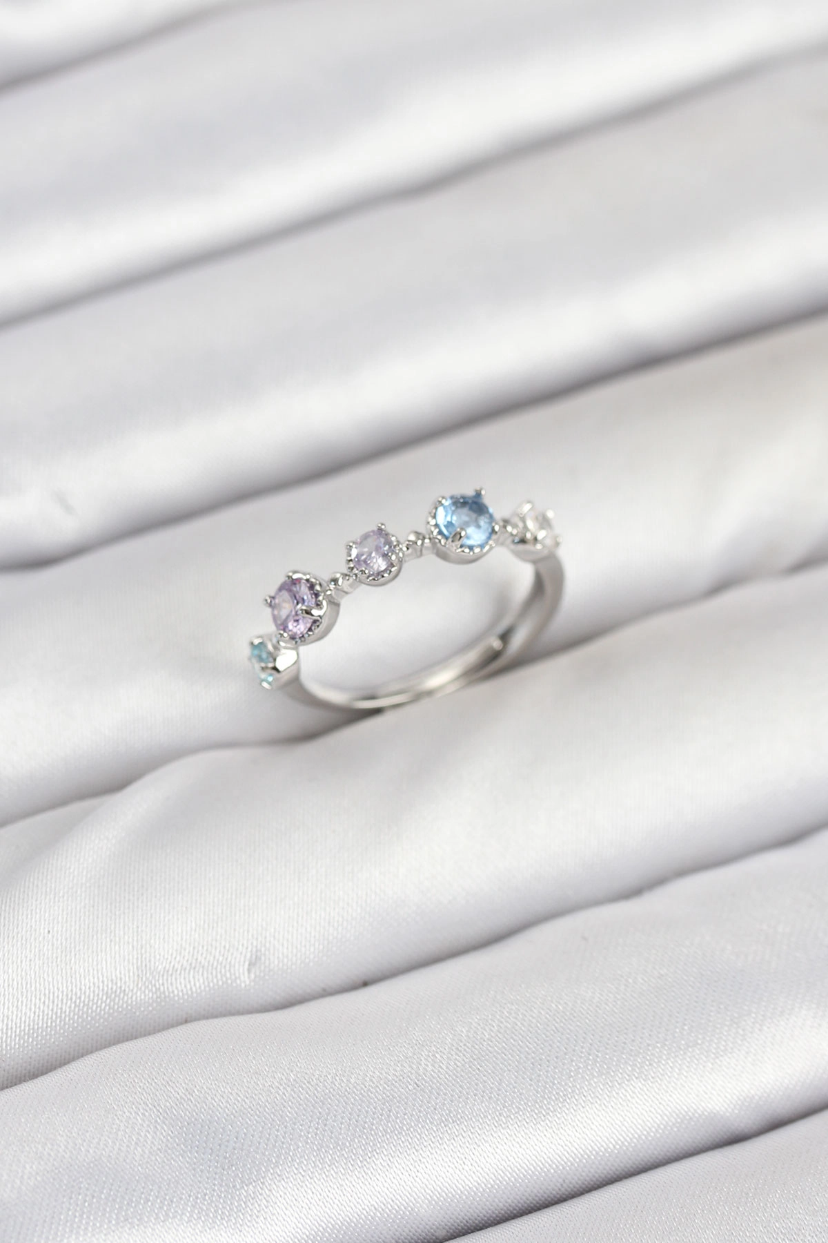 Pirinç Gümüş Renk Renkli Zirkon Taşlı Kadın Yüzük