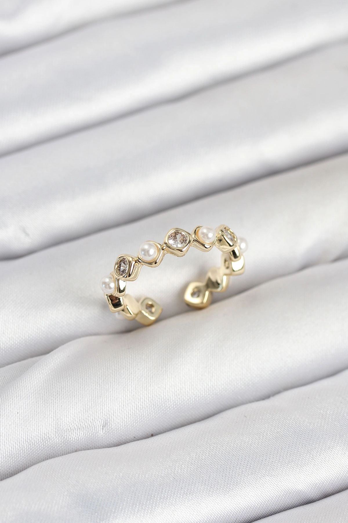 Pirinç Gold Renk Zirkon Taşlı İncili Kadın Yüzük