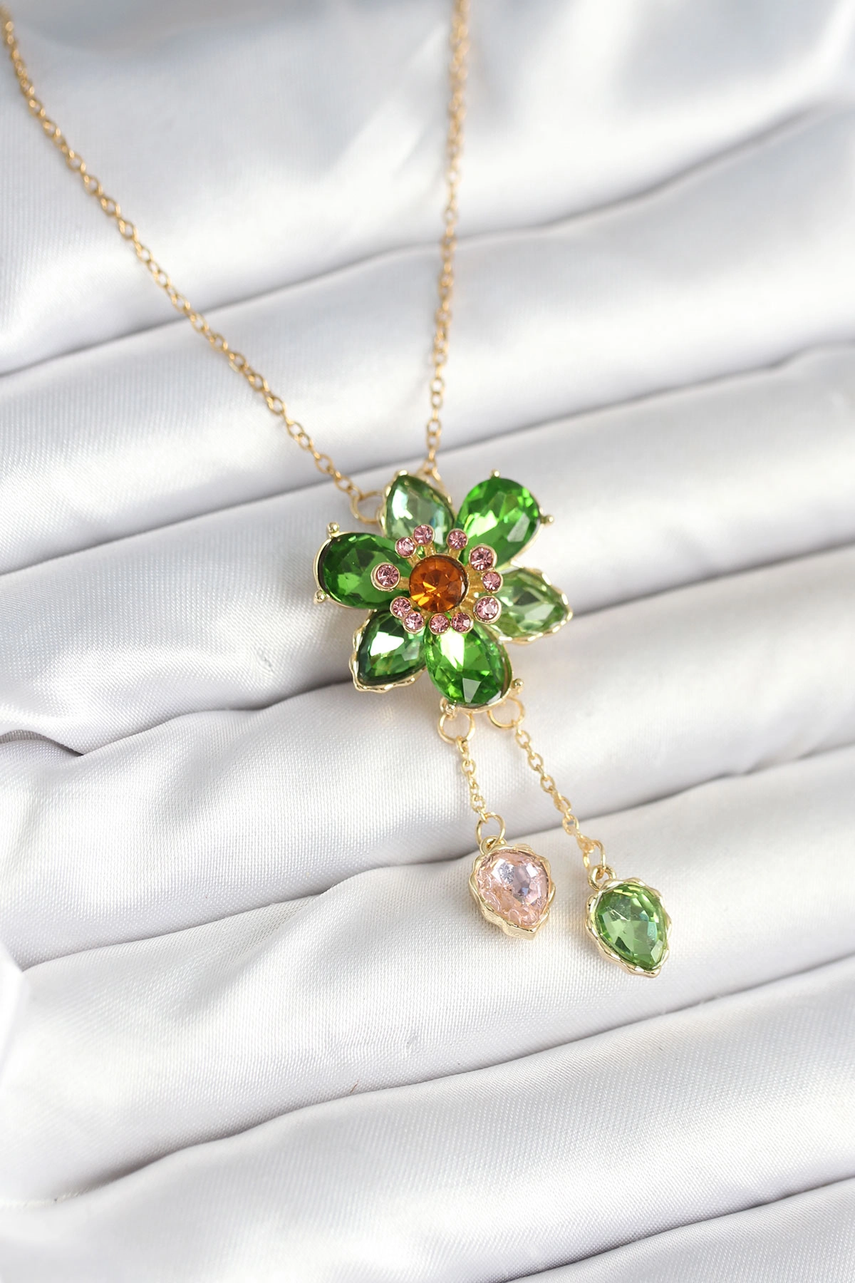 316L Çelik Zincir Gold Renk Çiçek Model Sallantılı Kadın Kolye